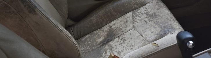Co robić, gdy pokrowce samochodowe się przecierają?